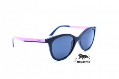 VOGUE JUNIOR VJ 2013 W44/87 46 VOGUE JUNIOR VJ 2013 W44/87 46