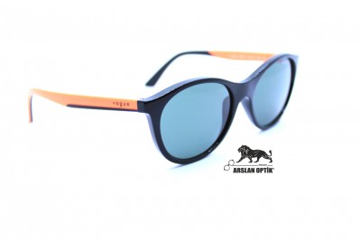 VOGUE JUNIOR VJ 2015 W44/71 48 VOGUE JUNIOR VJ 2015 W44/71 48